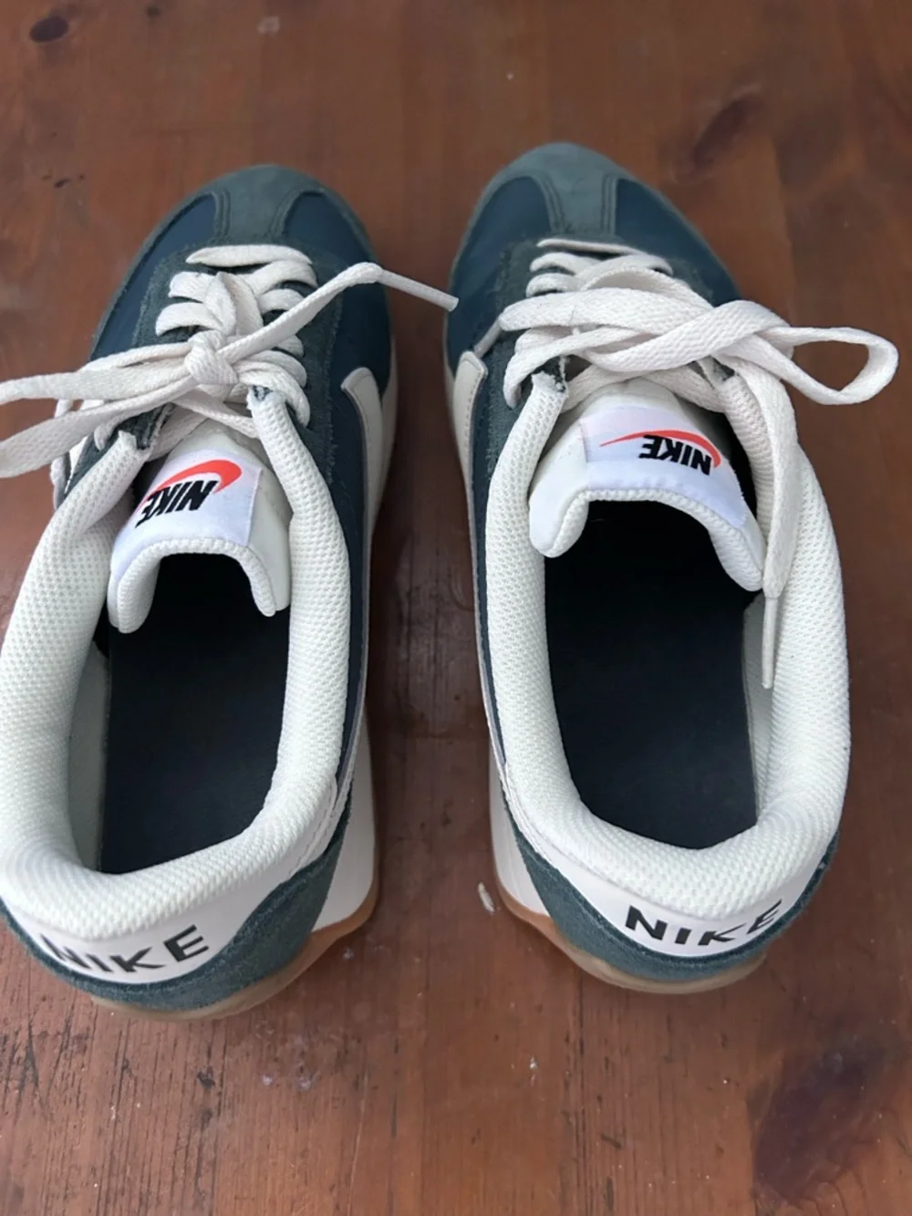 Nike Pacific Sneaker - Picture 4 of 4